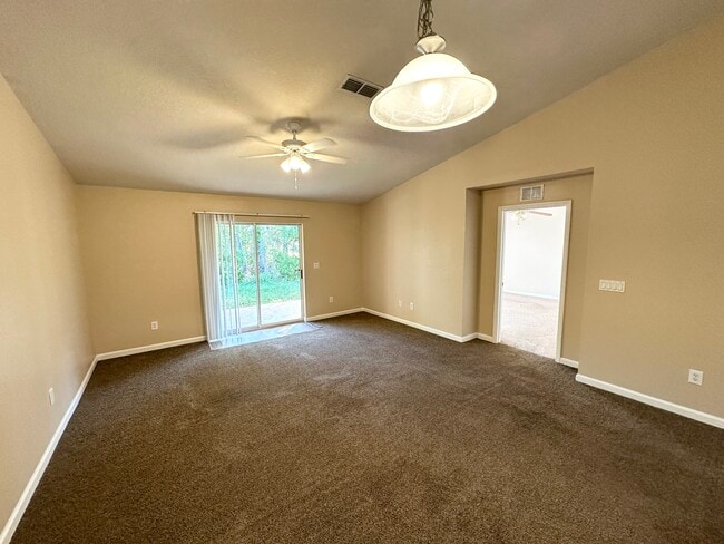 Building Photo - 23 Eton Ln