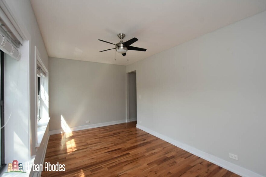 Building Photo - 811 Elm St