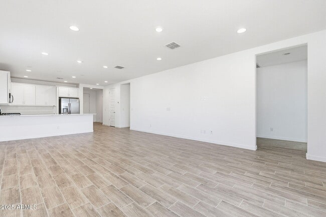 Building Photo - 8147 E Paloma Ave