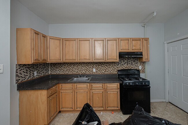 Building Photo - 737 Summer Ave