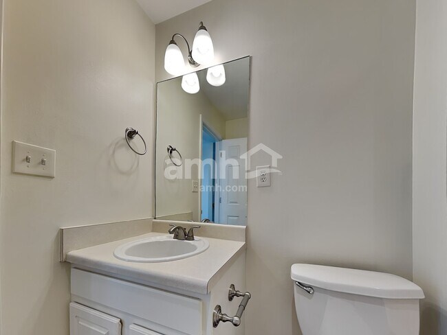 Building Photo - 750 Brooks Rd