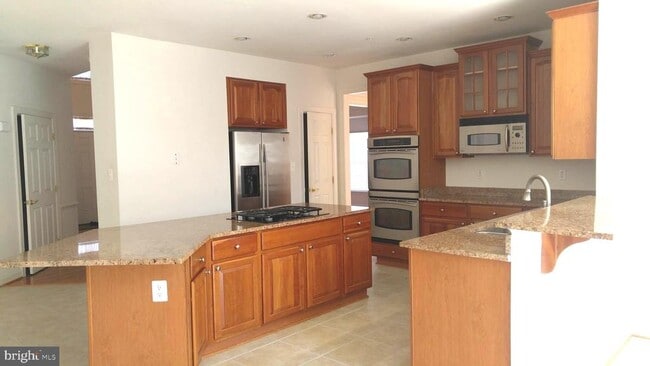 Building Photo - 4415 Medallion Dr