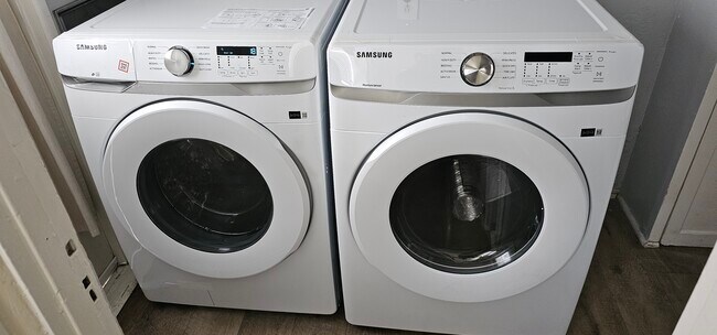 Building Photo - 2749 S Sepulveda Blvd