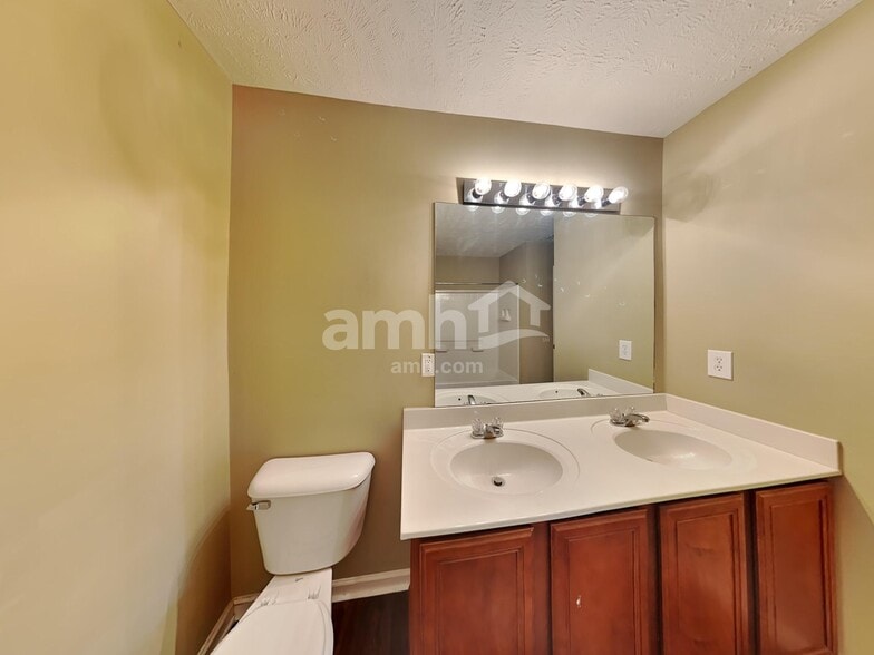 Building Photo - 3340 Blaze Dr