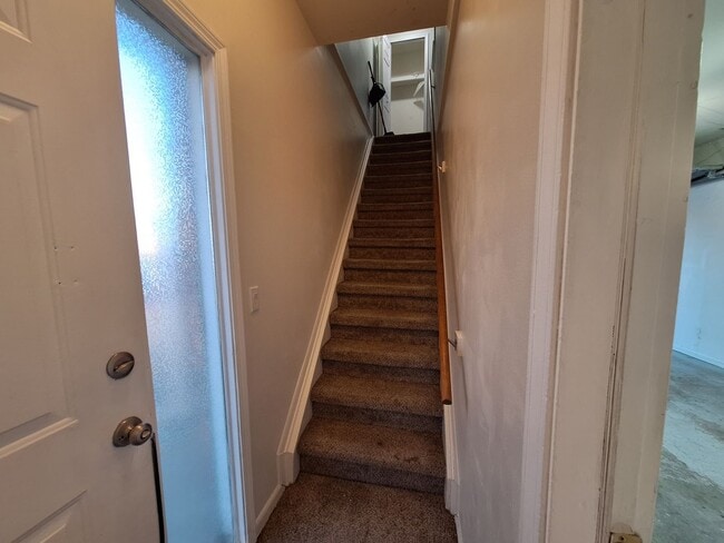 Building Photo - Charming Chesterfield Townhouse