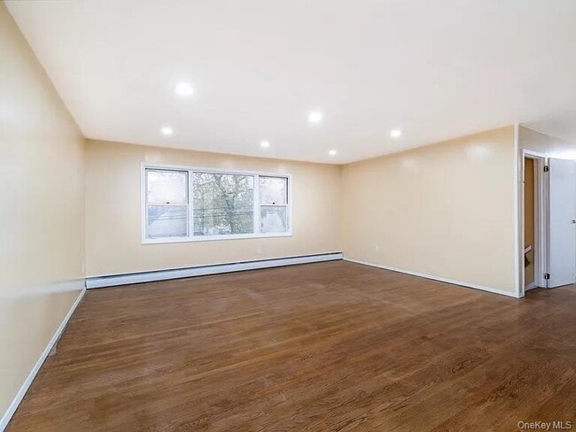 Building Photo - 220 Benson Ave