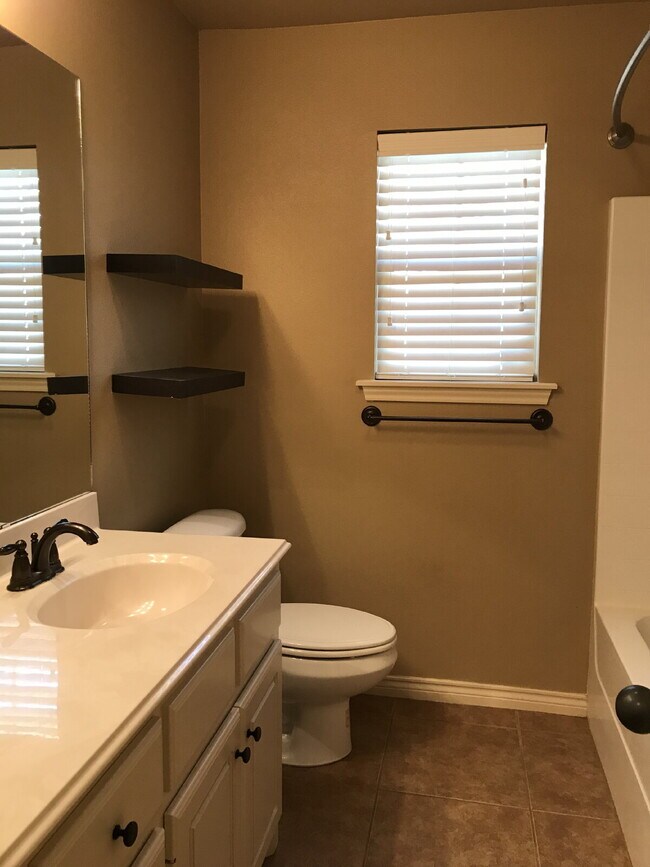 Building Photo - Beautiful Home in Cooper School District