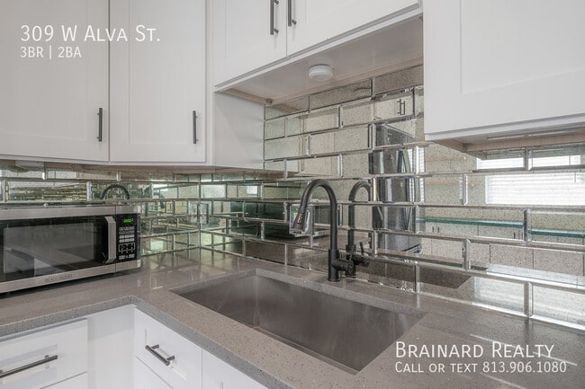 Building Photo - 309 W Alva St