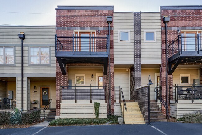 Building Photo - 1038 9th Ave N