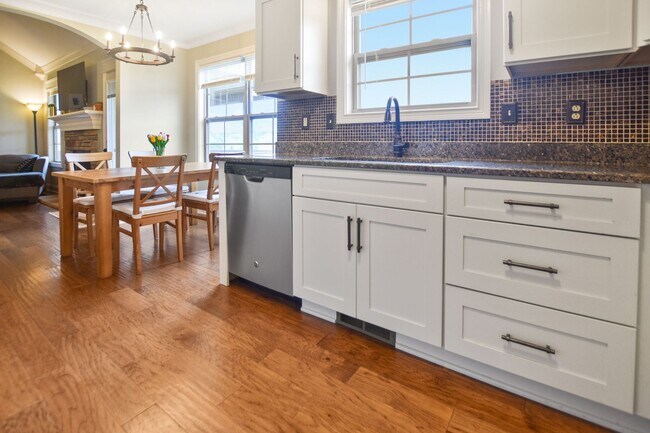 Building Photo - Pet Friendly Four Bedroom with Basement in...