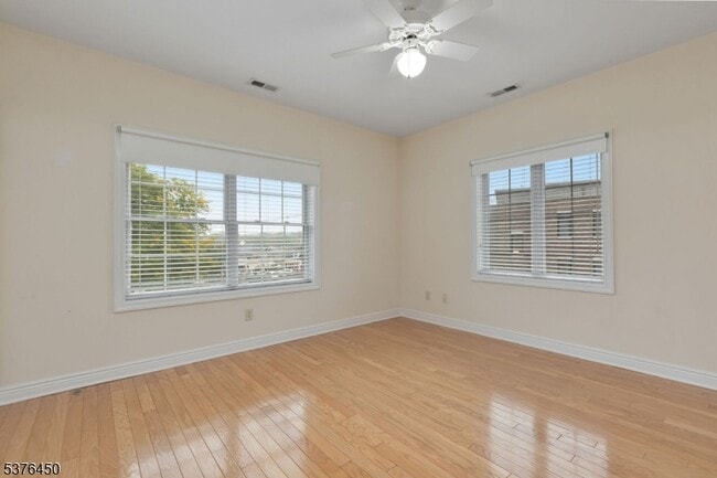 Building Photo - 453 Springfield Ave