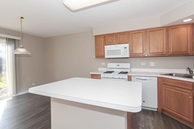 Building Photo - 2465 Frost Dr