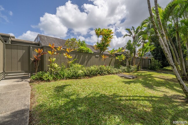 Building Photo - 3 BED 2 BATH 2 PARKING IN KANEOHE