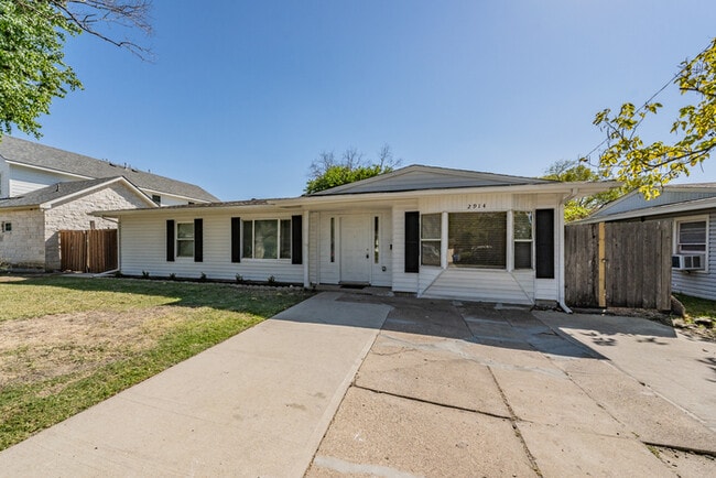 Building Photo - 2914 Scottsbluff Dr