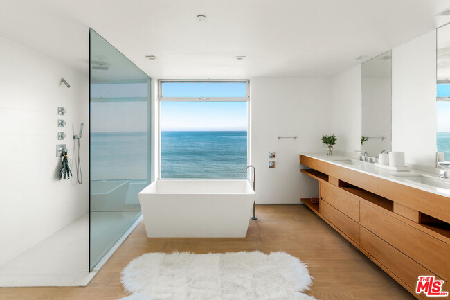 Building Photo - 27102 Malibu Cove Colony Dr