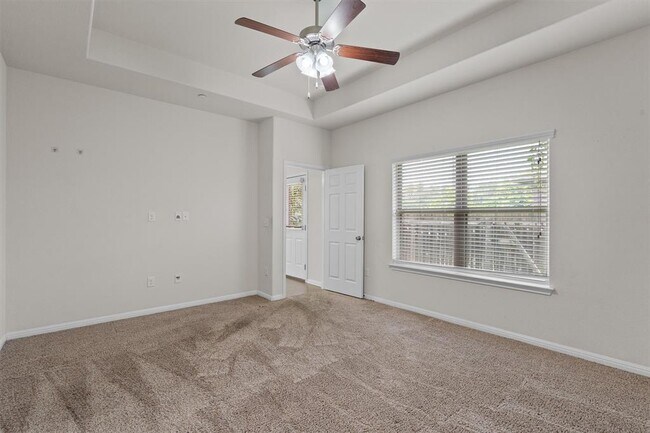 Building Photo - 2304 S Lakeline Blvd