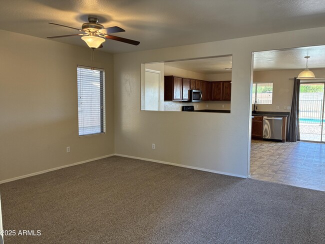 Building Photo - 7207 S Sunrise Way