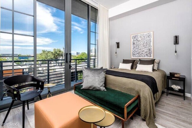 Building Photo - Studio, 1 bath  - 2531 NW 2nd Ave