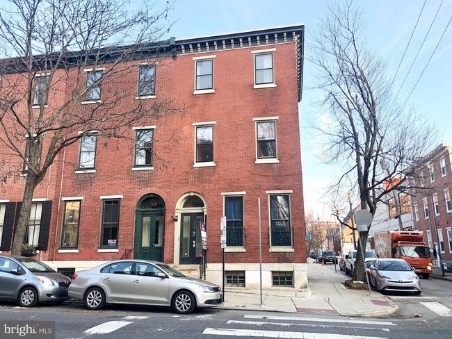 Building Photo - 527 N 19th St
