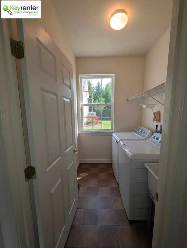 Building Photo - Beautiful 4-Bedroom Home in New Market – Hardwood Floors, Modern Kitchen, 2-Car Garage & Yard Car...