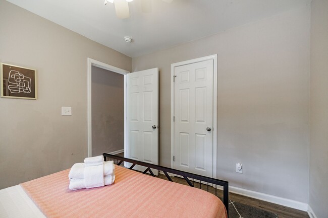 Building Photo - PRE LEASING!! AVAILABLE AUGUST 15TH 2025!!...