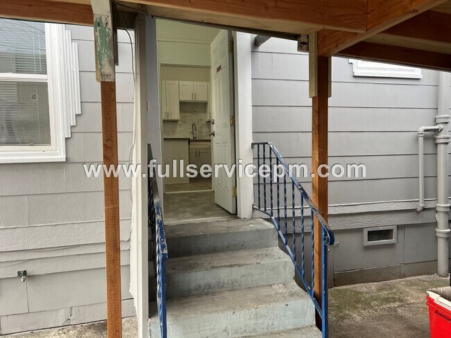 Building Photo - 1831 Rainier Ave