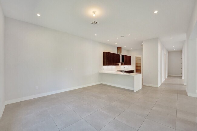 Building Photo - 5928 Brookfield Cir