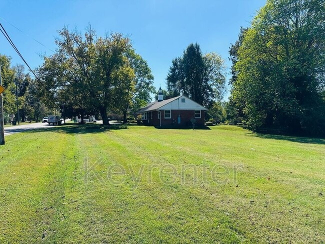 Building Photo - 4315 Woodlawn Pike
