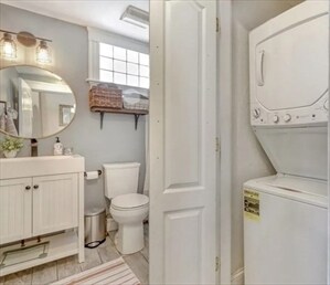 Building Photo - 439 W 4th St