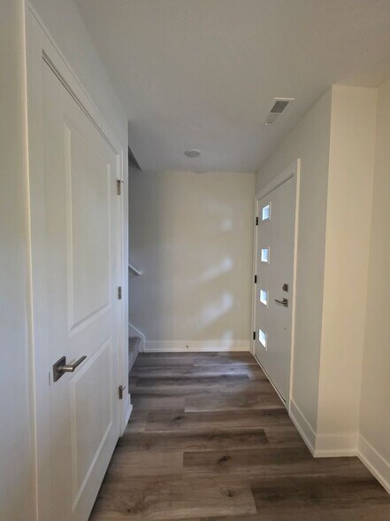 Building Photo - 3618 Trumbull