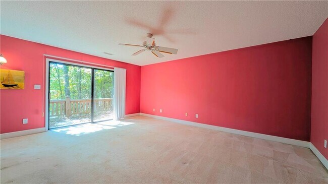 Building Photo - 2939 Rivercrest Dr