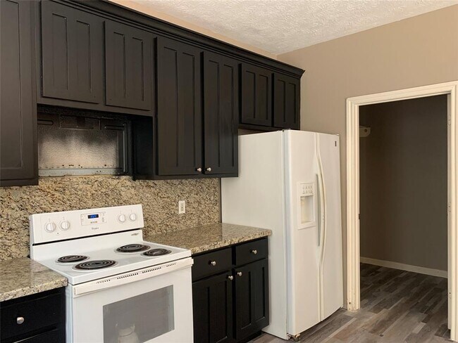 Building Photo - 3504 White Oak Point Dr