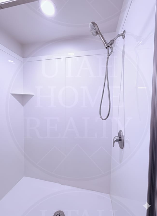 Building Photo - 441 E 260 N