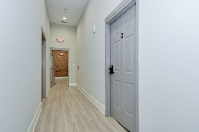 Building Photo - 164 N Louisville St