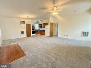 Building Photo - 604 Primos Ave