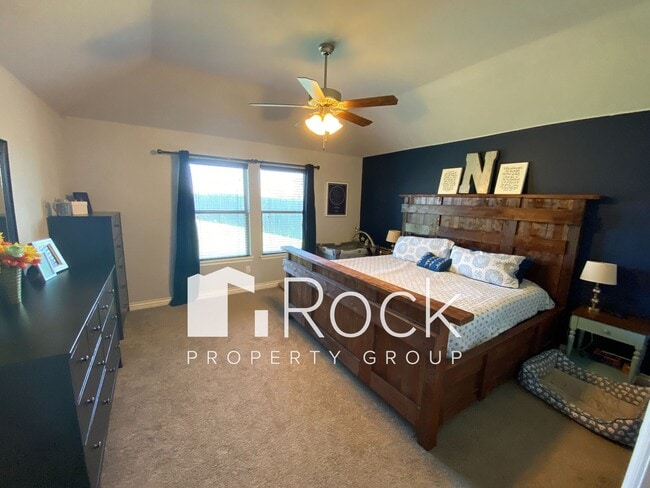 Building Photo - Beautiful 3 Bedroom Home with a Study in W...