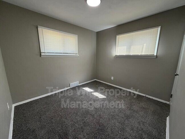 Building Photo - 24 Barto Dr