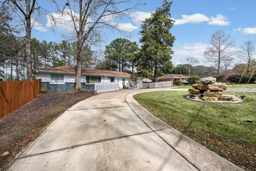 Building Photo - 414 Charles Pl