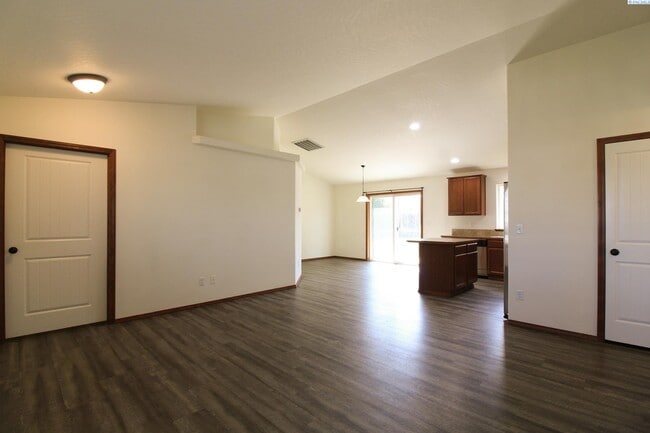 Building Photo - 3 Bed, 2 Bath West Pasco Home on Cul-de-Sac