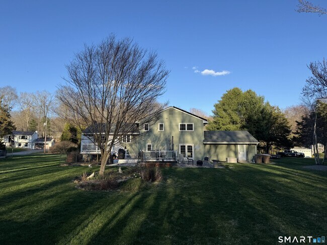 Building Photo - 15 Brookfield Dr