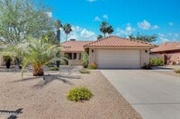 Building Photo - 5801 E Paradise Ln