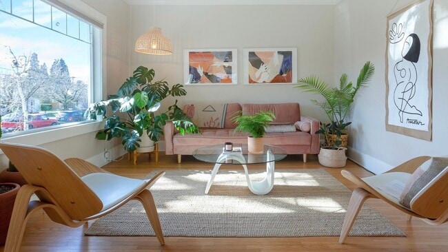 Building Photo - 4631 SE Clinton St