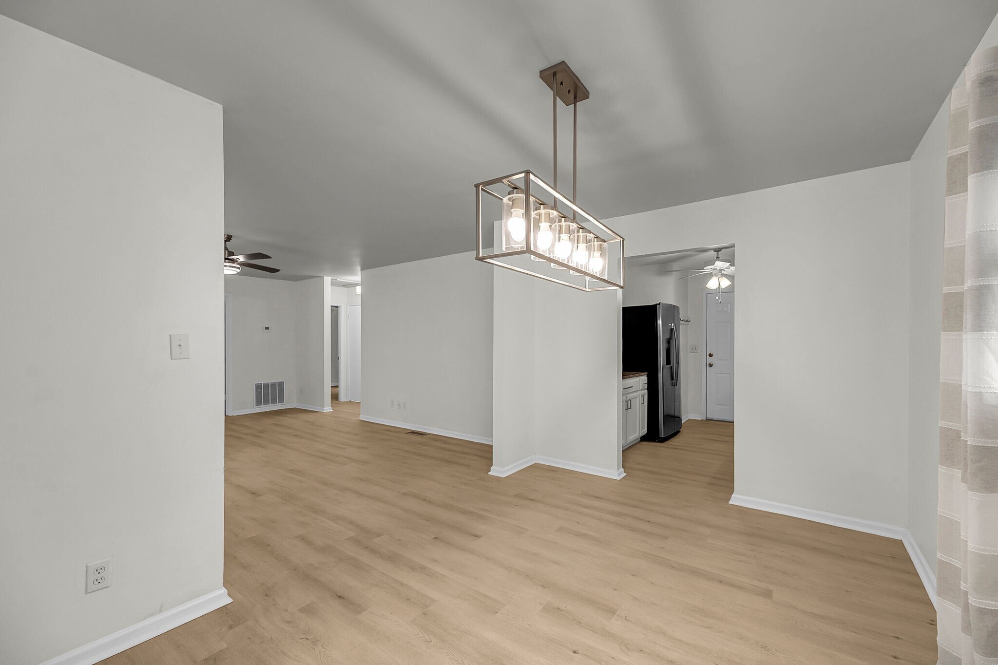 Dining room - 1594 Point Park Dr