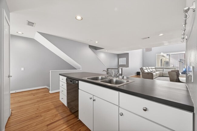 Building Photo - 6911 Yellowstone Way Dr