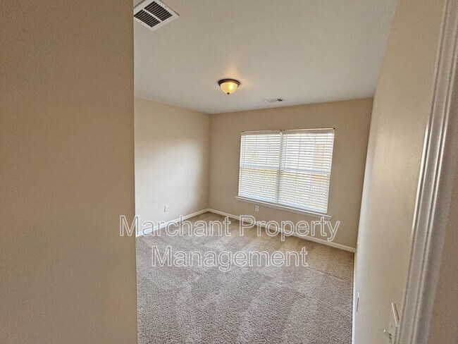 Building Photo - 301 Pampas Ct