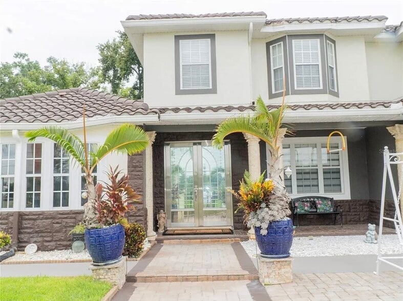 Front door view - 1304 Ocoee Apopka Rd