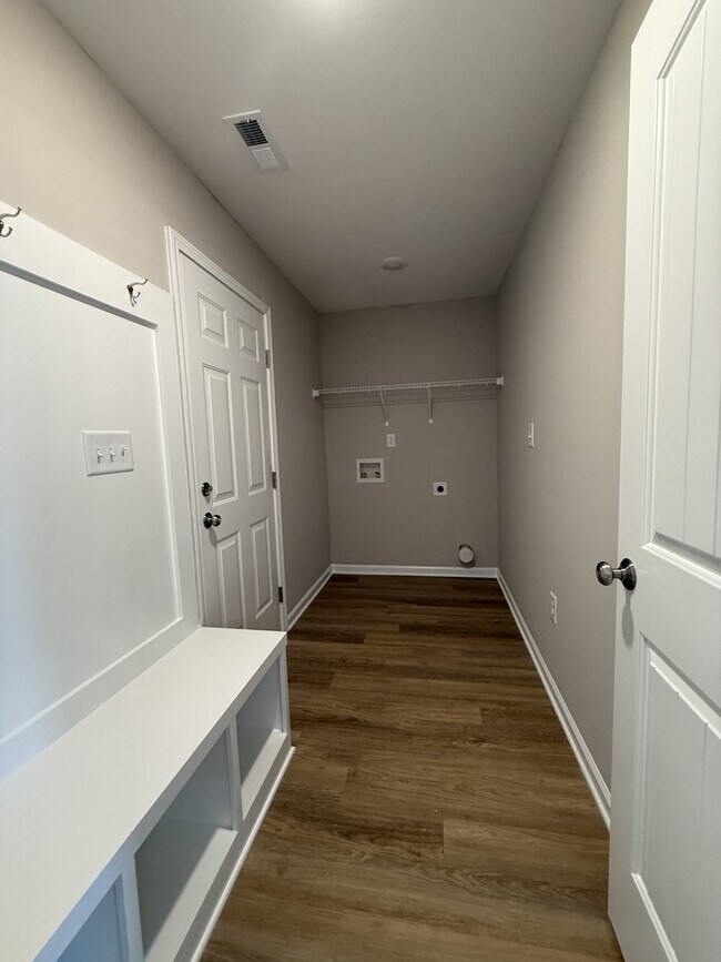 Building Photo - 105 Berkshire Cir