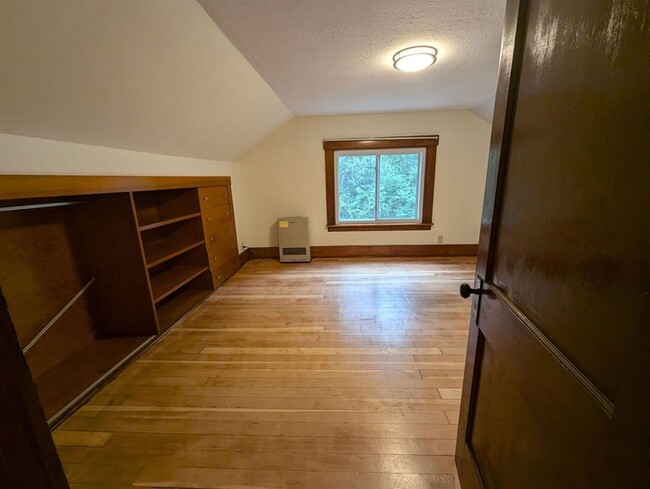 Building Photo - 129 Green St