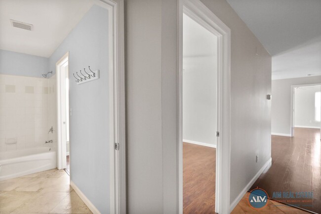Building Photo - Bright, Freshly Updated 2BR/2BA Condo at T...
