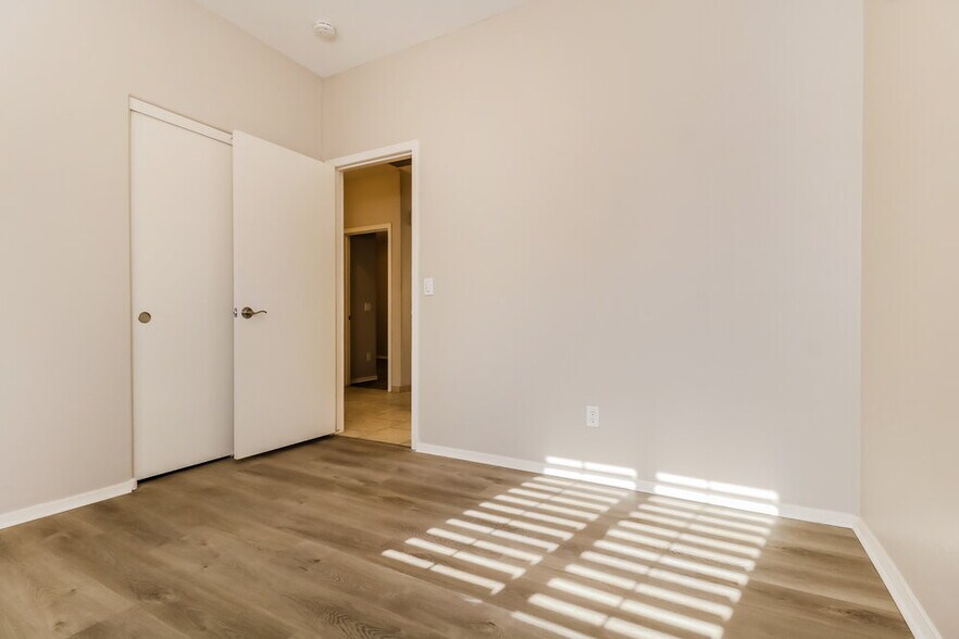 Building Photo - 16812 W Windermere Way